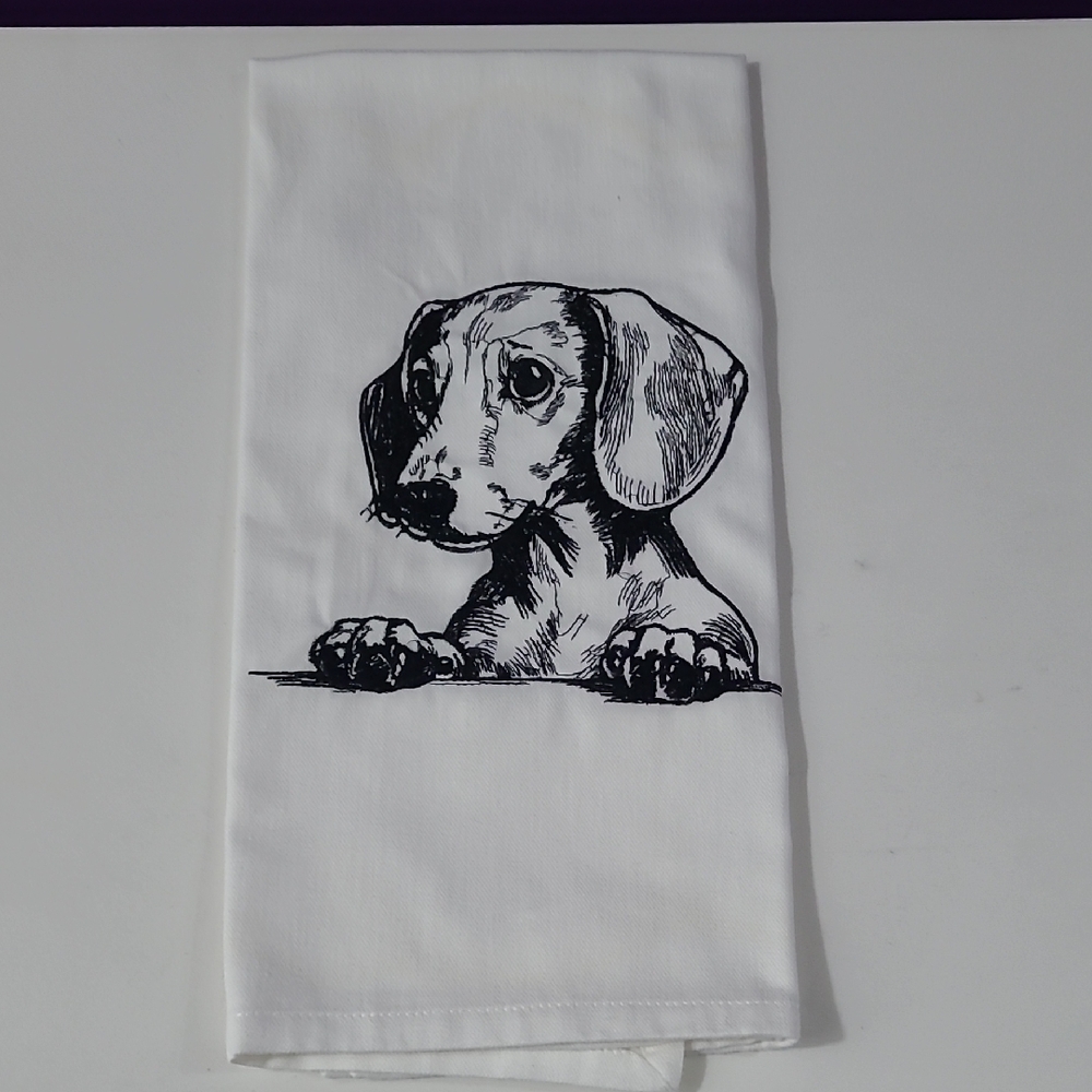 EMBROIDERED DACHSHUND DOG ON A WHITE URBAN VILLA KITCHEN TOWEL NEW NEVER USED